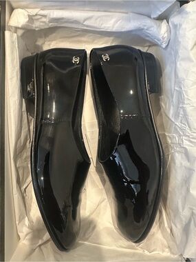 CHANEL Black Patent Leather Slip-On Loafers with CC Charm